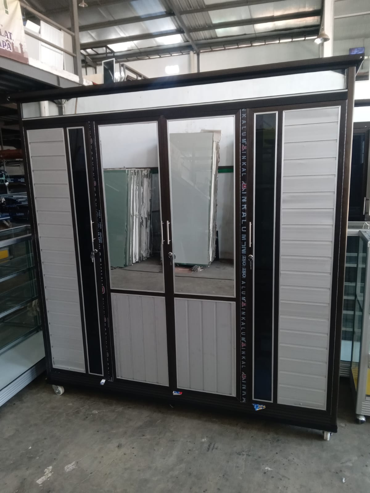 Lemari, meja rias, display & segala bentuk